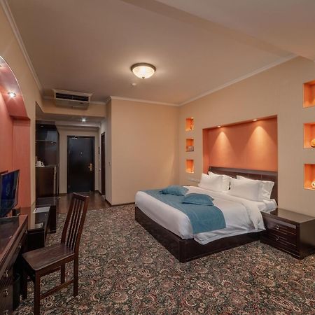 Hotel Jannat Regency Bischkek Exterior foto
