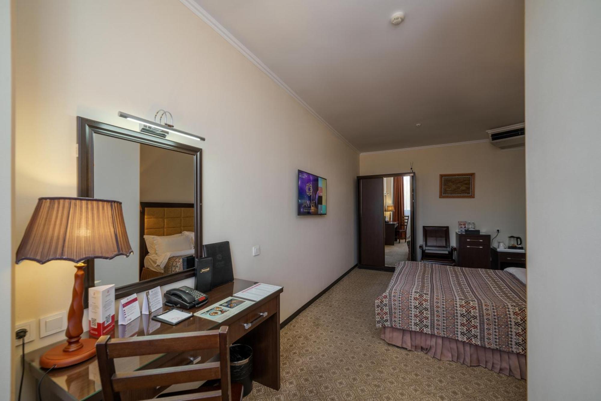 Hotel Jannat Regency Bischkek Exterior foto