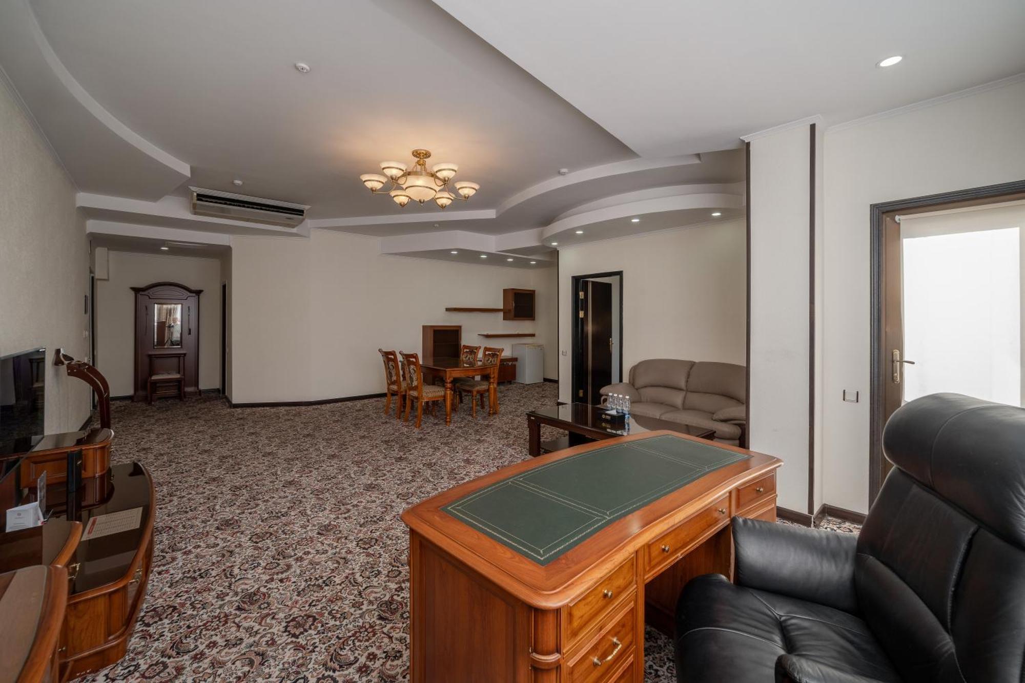 Hotel Jannat Regency Bischkek Exterior foto