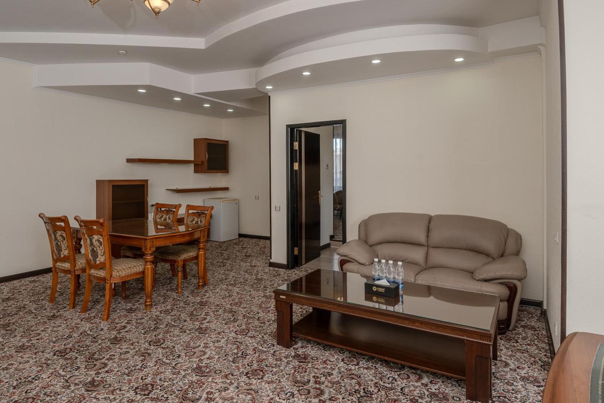 Hotel Jannat Regency Bischkek Exterior foto