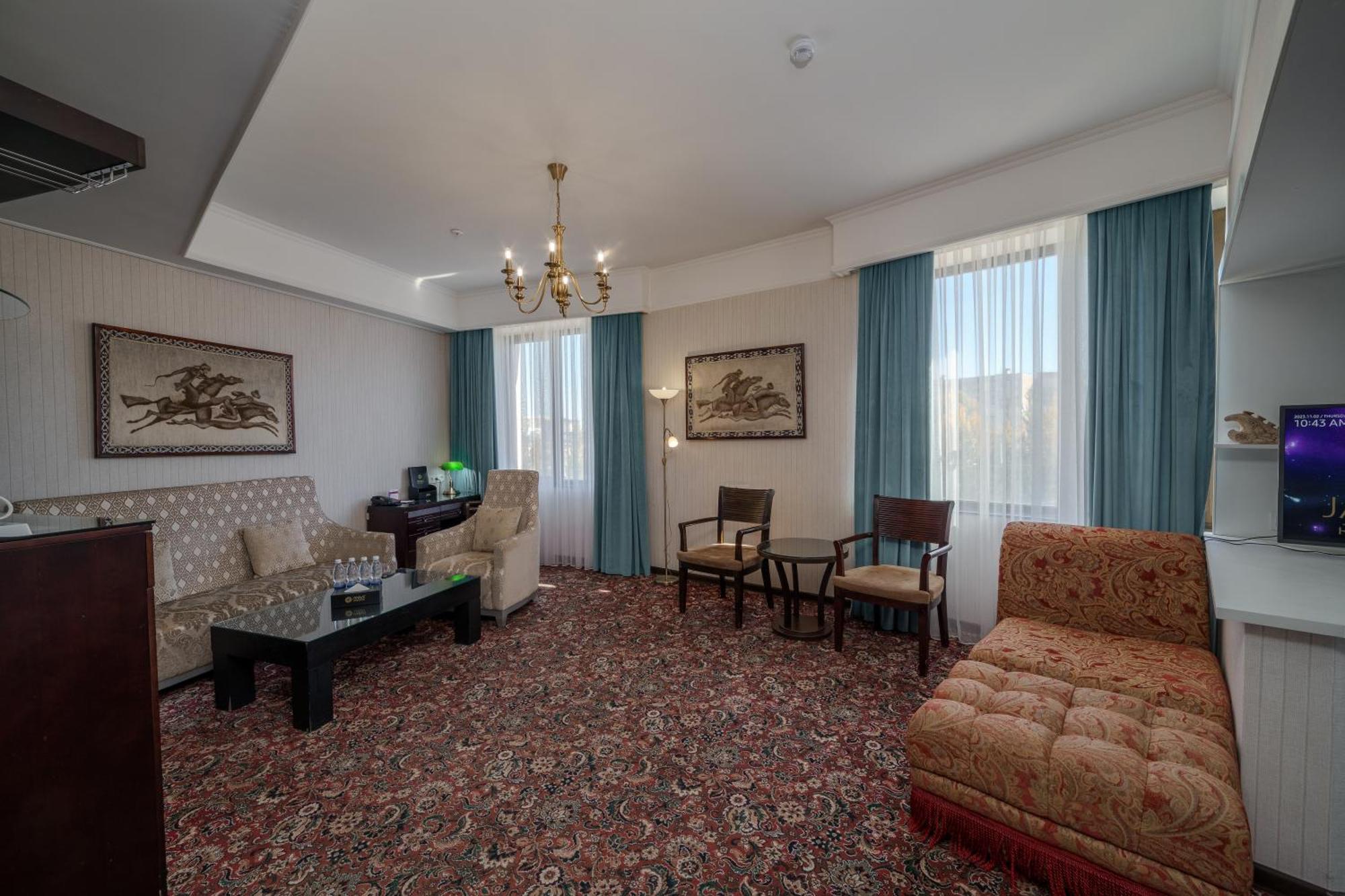 Hotel Jannat Regency Bischkek Zimmer foto