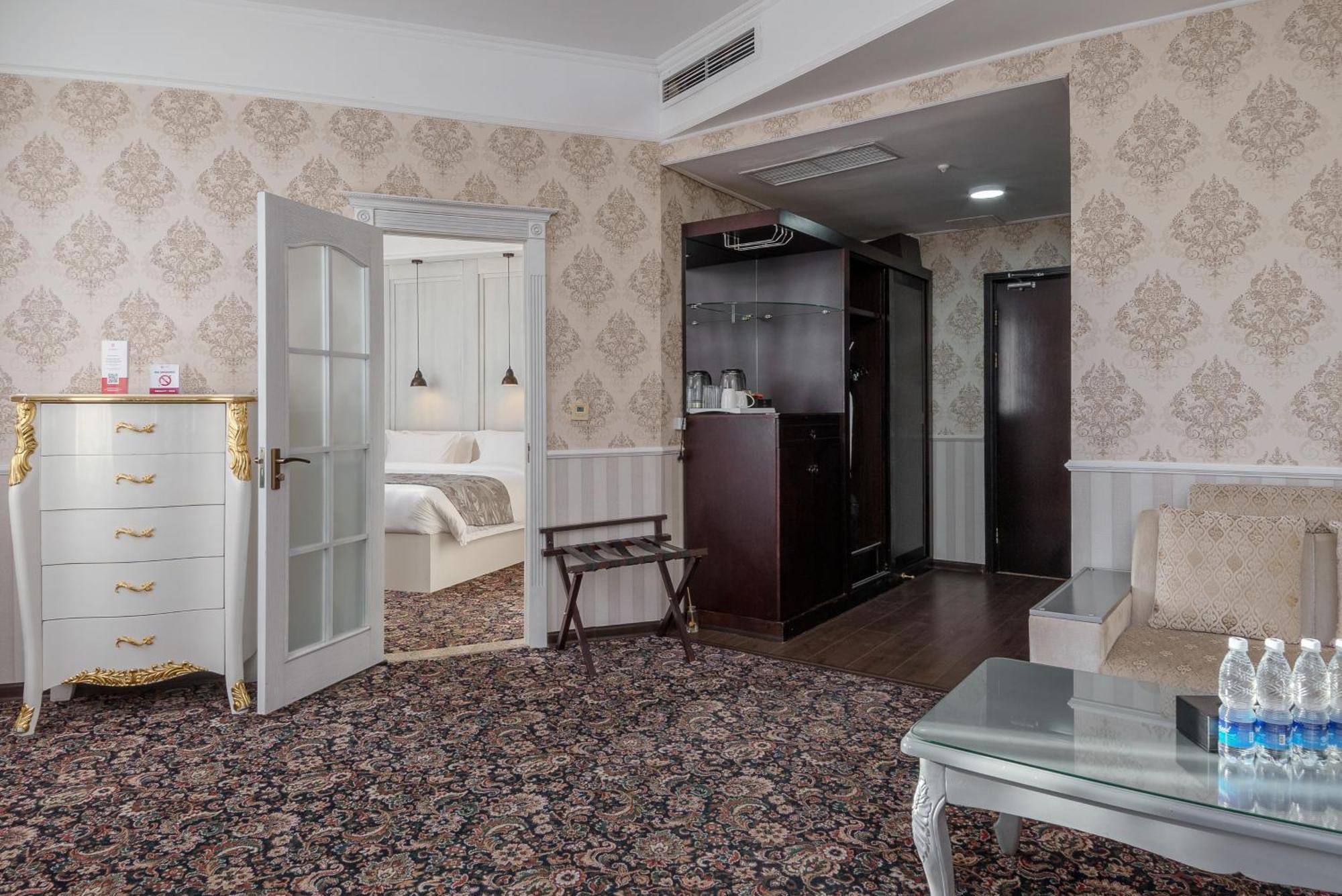 Hotel Jannat Regency Bischkek Zimmer foto