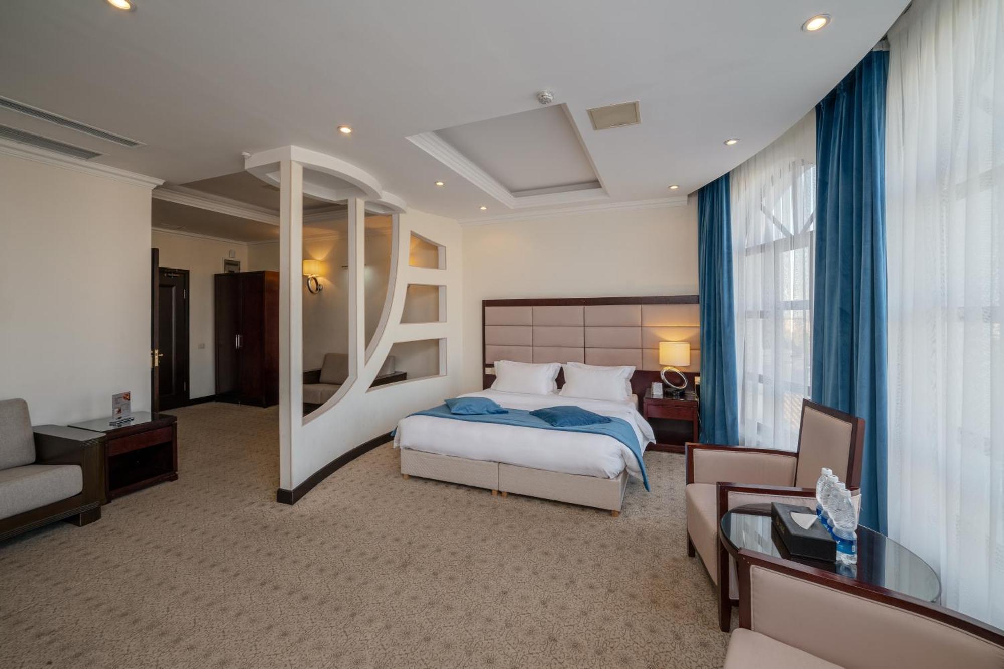 Hotel Jannat Regency Bischkek Zimmer foto