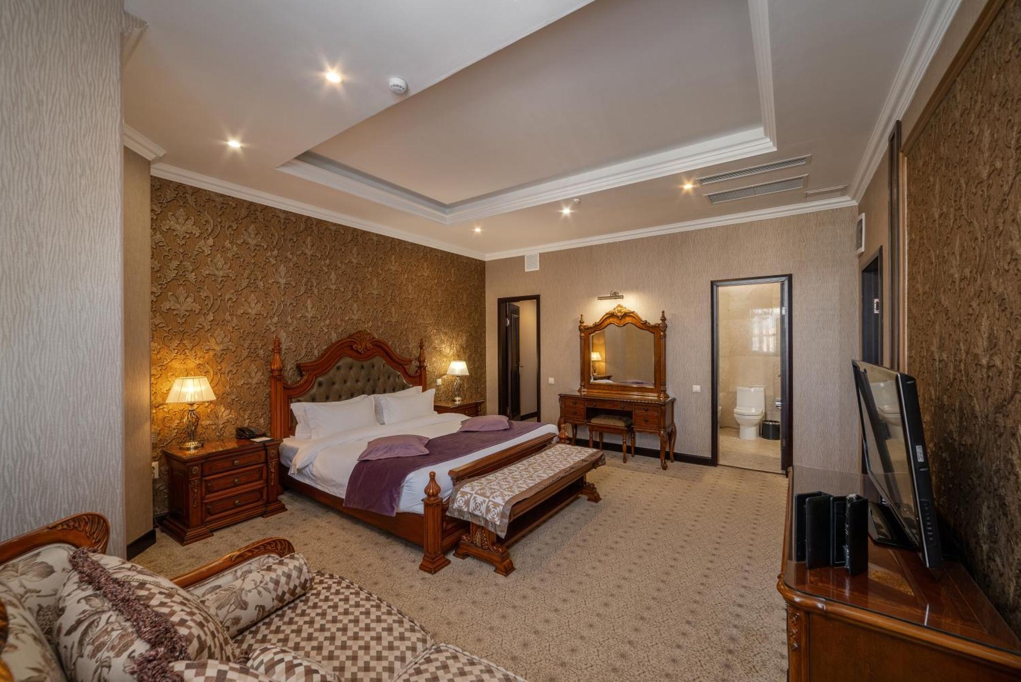 Hotel Jannat Regency Bischkek Zimmer foto